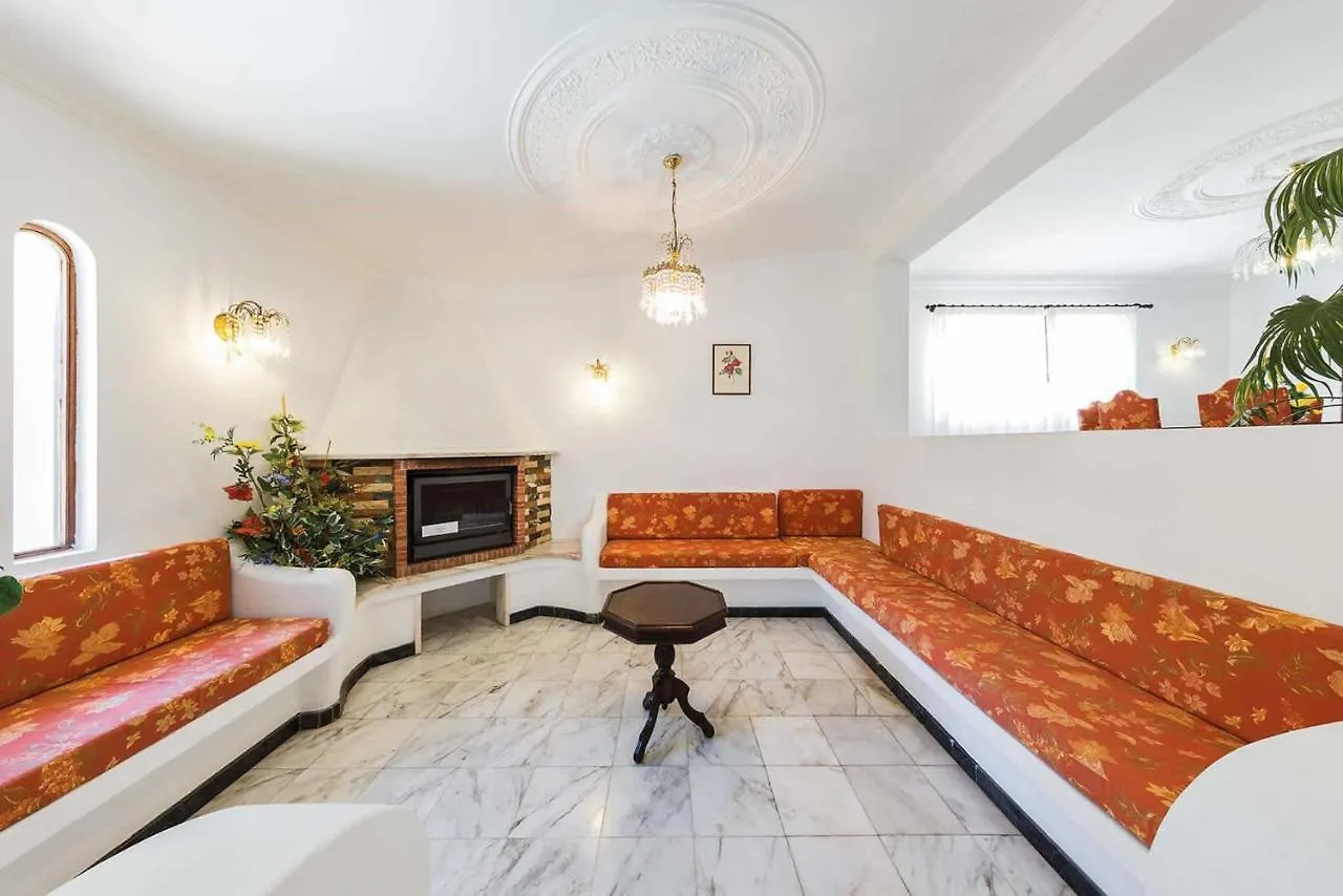 Situated In A Superb Position, In The Old Village Area Quarteira Villa